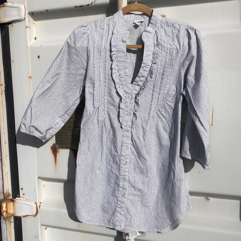 Long blouse with 3/4 length sleeves and delicate tie back